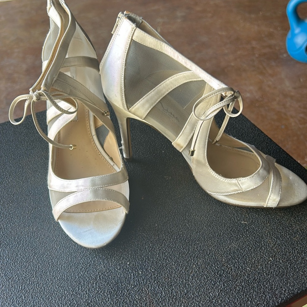 white heels size 7.5